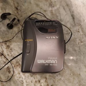 Sony Walkman WM-FX123 AM/FM Portable Radio Cassette Player Year 1996